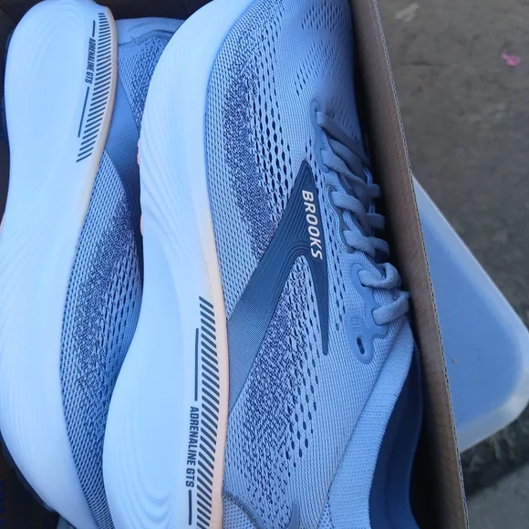 Brooks Women's Gray Running Shoes - Picture 11 of 11